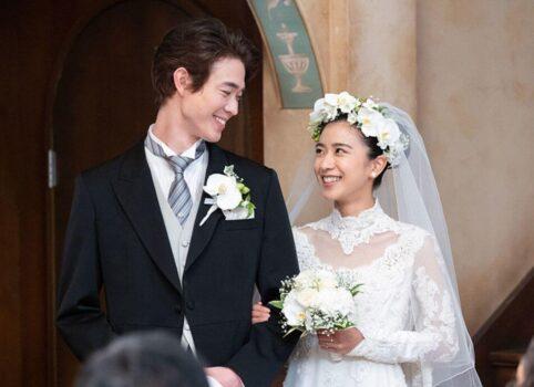 NHK朝ドラの『ちむどんどん』で宮沢氷魚と黒島結菜が夫婦役を演じて結婚式を挙げたシーン
