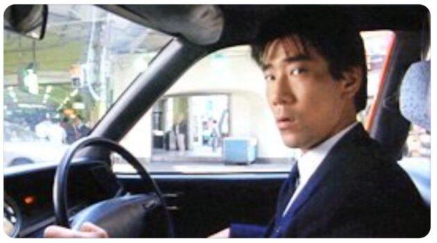 在日韓国人のタクシードライバー役をする岸谷五朗